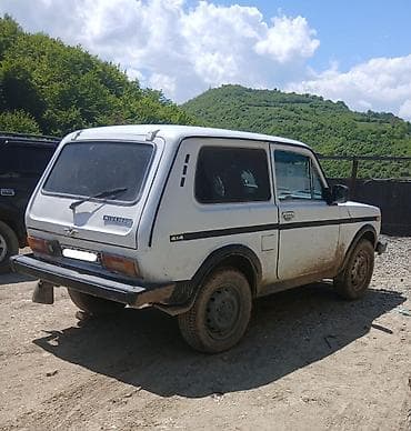 wrangler teker: VAZ (LADA) 4x4 Niva: 1.6 l | 1991 il 548709 km Ofrouder/SUV — 4