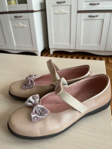 детские балетки для танцев: YeniQara rəngli, kəmərli və bantlı dəri balet ayaqqabısı. Ayaqqabının — 2