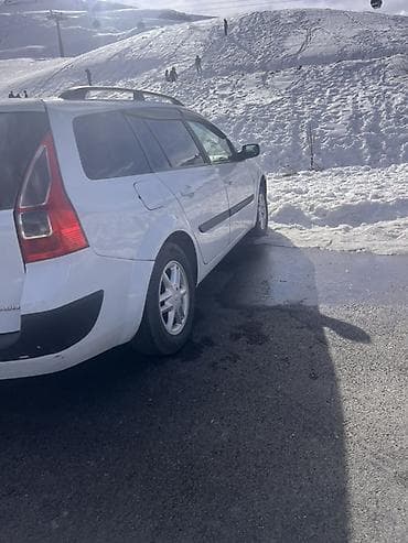 Nəqliyyat: Renault Mégane II Grandtour (universal), ağ rəngli. Qiymede endirim — 2