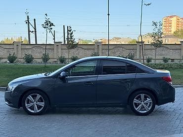 07 2012: Chevrolet Cruze: 1.4 l | 2012 il 289000 km Sedan — 5