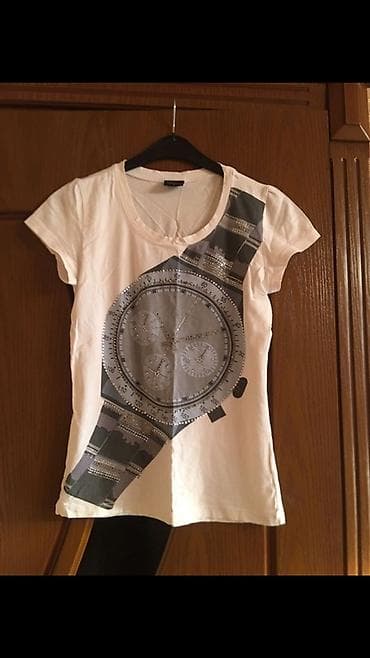 2023 paltar modelleri: Qadın geyim dəsti – 4 ədəd 1) Şal/şərf: Ağ fon üzərində bej, qara və — 4