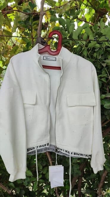 детские велюровые костюмы: Qadın geyimləri paketi 1) Qırmızı məxməri idman dəsti: - Kapüşonlu — 5