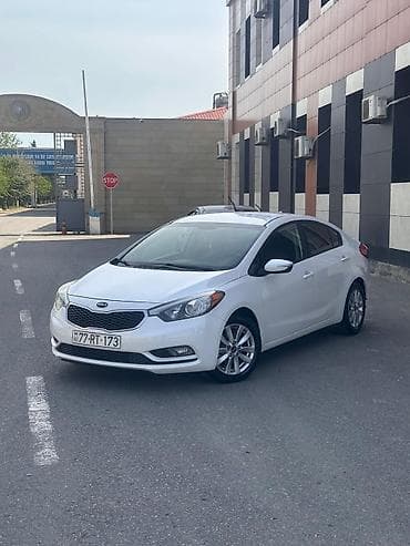 2015: Kia Forte sedan – ağ rəng, 4 qapı, AZ dövlət nömrə nişanı 77-RT-173 — 1