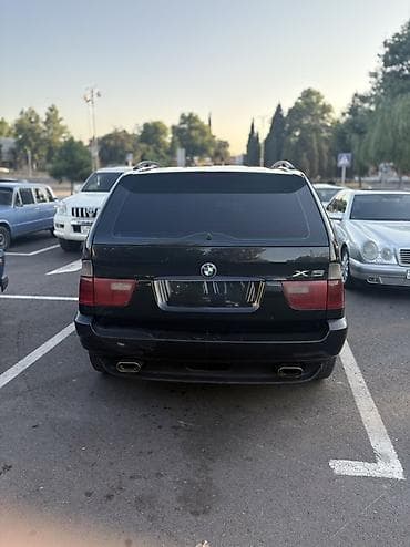 bmw salonu: BMW X5 (E53) – qara rəng, tam ölçülü premium SUV Texniki və dizayn — 4