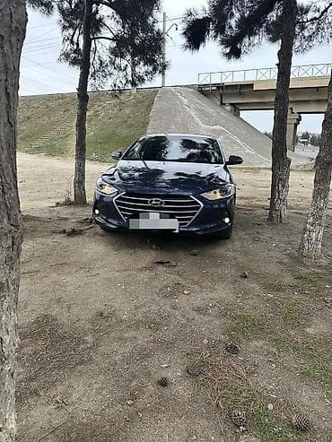 kia rio 2020: Hyundai Elantra: 1.6 l | 2018 il Sedan — 3