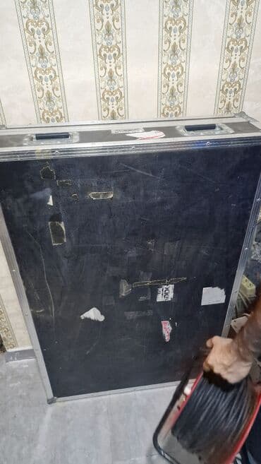 Səfər və səhnə avadanlıqları üçün Flight Case (rolikli, metal künclü)