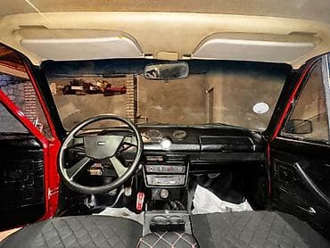 volkswagen passat masin: VAZ 2101 (Jiquli) – klassik sedan Xüsusiyyətlər: - Kuzov rəngi — 10