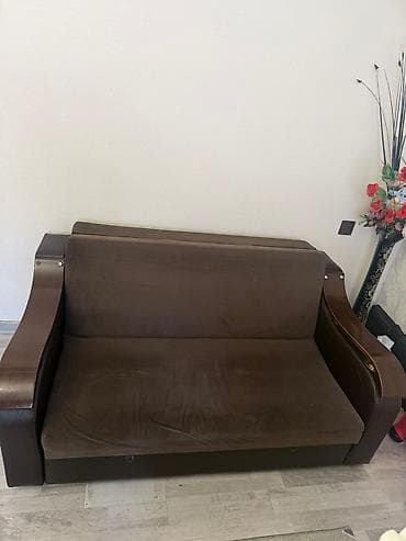 Ev üçün mebel: Amerikanka mini divan satılır,bazalidi və açılır yataq olur,defekti — 1