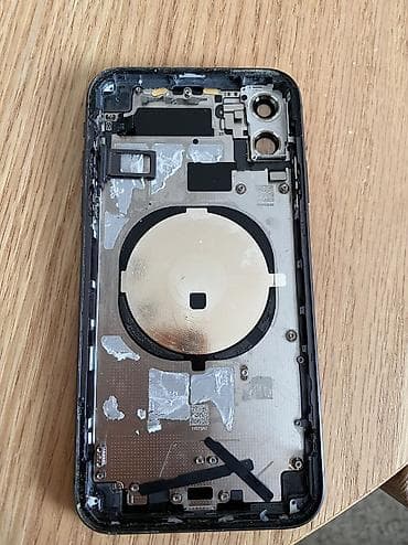 telefon a 32: IPhone 11, Qara, Face ID — 2