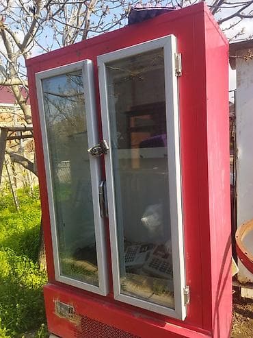 İkiqapılı şüşə vitrin soyuducu - Rəng: qırmızı korpus, alüminium