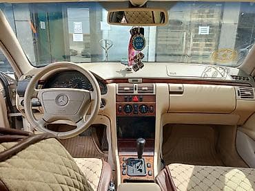 ford transit stop: Mercedes-Benz E 280: 2.8 l | 1997 il Sedan — 8