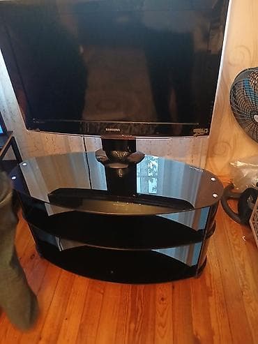 samsung tv ölçüleri: Düz TV altlığı, Polkalı, Şüşəli — 2