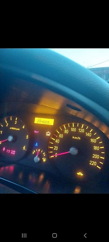 lada priora universal: Kia Rio: 1.5 l | 2007 il Hetçbek — 2