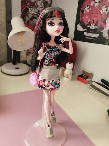 fiqur oyuncaq: Monster High - Draculaura Boo York🦇💞 - Qara və çəhrayı zolaqlı uzun — 4