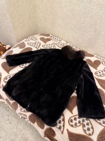 женские шубы из чернобурки: Шуба, S, цвет - Черный — 1