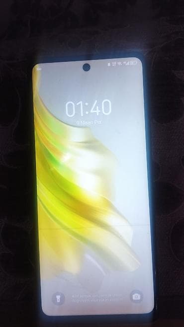 kreditde olan telefon: Salam Telefonun Heç bir problemi yoxdu sadece Krediti Var onuda özüm — 1