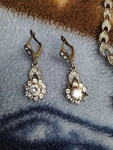 gumuş boyunbagı: Zərgərlik dəsti - Gümüş rəngli zəncir boyunbağı: yarpaqvari keçidlər — 3