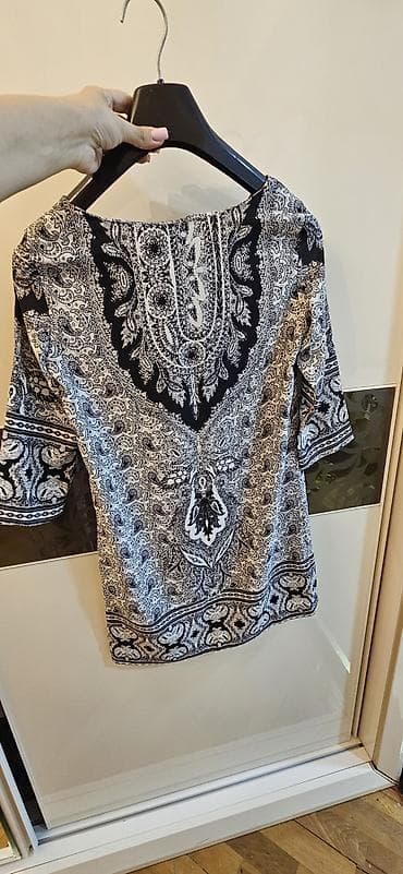 usta geyimi: Mango brendi qadın bluzası - Model: Suit xətti, qısaqol - Rəng və — 2