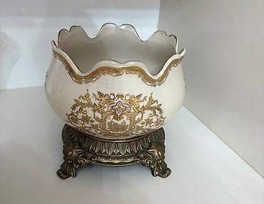 Klassik üslubda dekorativ qab-gülqabı dəsti qiymet 1nə aiddir dest