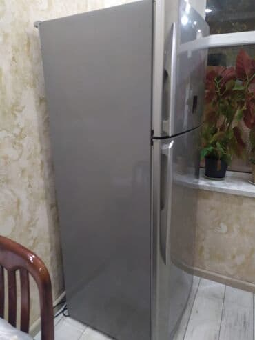 soyuducu sharp: Soyuducu Sharp satılır. Problemsiz işlək vəziyyətdədir. No frost — 2