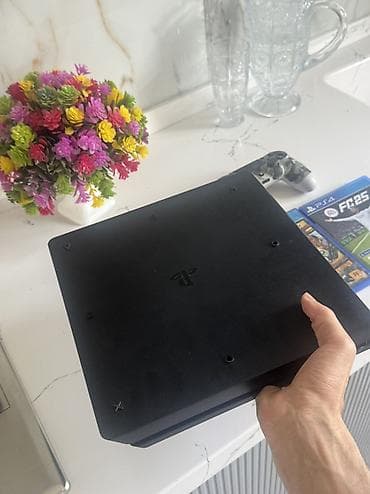 Video oyunlar və konsollar: PlayStation 4 Slim oyun konsolu paketi 1 pultdur Barter yoxdur — 2