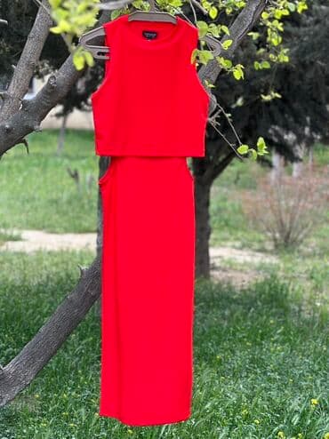 женские красные юбки: Qırmızı iki hissəli dəst don – crop top və uzun don - Rəng: parlaq — 1