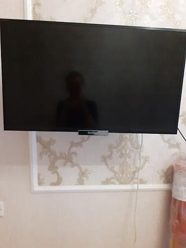 Sony LED televizor - Ekran: təxminən 40–43 düym diaqonal, nazik