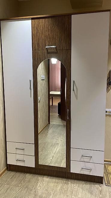 Dolab hazir dolabdir Fabrik istehsalidir En 150 sm Hundurluyu 220 sm