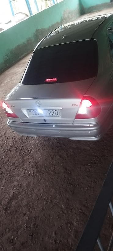 volkswagen tiguan ii: Mercedes-Benz E 220: 2.2 л | Седан — 3