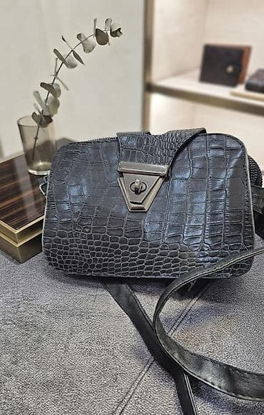 Qara krokodil naxışlı çiyin çantası - Material: dəri görünüşlü