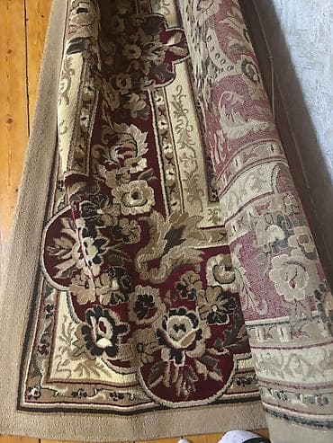 Xalça – klassik floral naxışlı - Rənglər: tünd bordo, bej, krem və