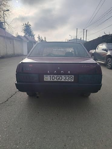 lada vaz kuza: Avtomobil: Sedan, 4 qapı, bordo rəng Marka/model: (şəkildən görünən) — 3