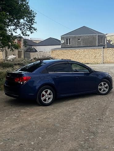 cruze 2012: Chevrolet Cruze: 1.4 l | 2012 il 300000 km Sedan — 5