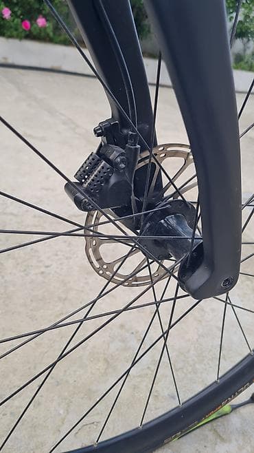gravel velosiped: Pinarello yol velosipedi – karbon çərçivə və aero dizayn — 7