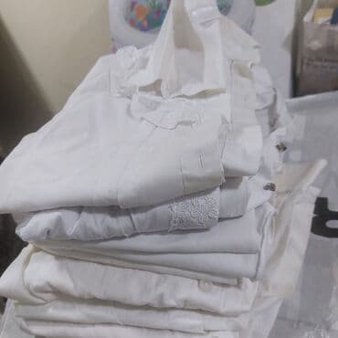 hamile geyim: 5 ədəd oğlan üçün 2 ədəd qız üçün.Hamısı bir yerdə 10 manat.Ağ rəngdə — 3