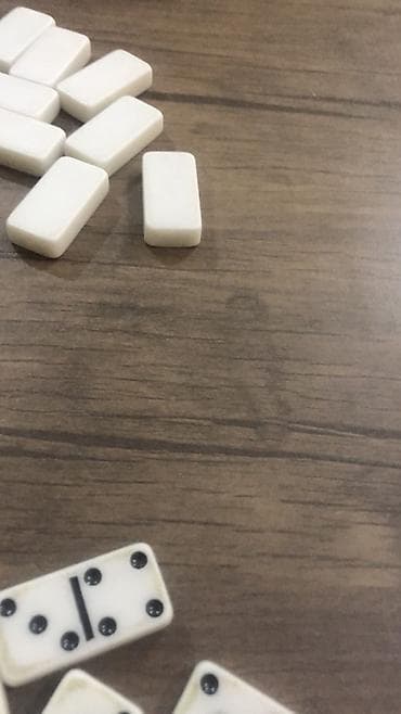 Domino dəsti – klassik stolüstü oyun - Material: bərk plastik, hamar