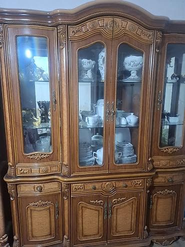 son zenge aid sekiller: Klassik üslubda vitrinli qonaq otağı dolabı dəsti - Material: təbii — 2