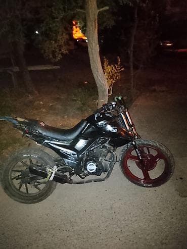 vaz 2107 abilsofka: Motosiklet – küçə/naked üslubunda, tək silindrli hava soyutmalı benzin — 6