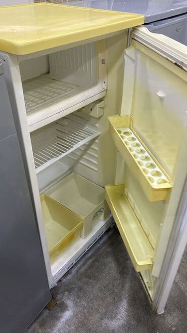 şkaf soyuducu: İşlənmiş Mini Cinar Soyuducu Satılır, rəng - Ağ, Dolab içi — 2