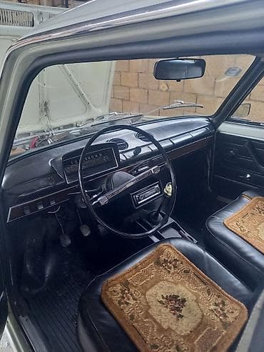 şevralit avtomobil: VAZ (LADA) 2101: 1.2 l | 1985 il 61000 km Sedan — 9