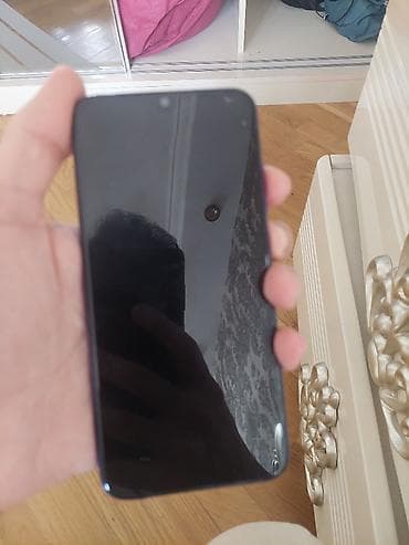 printer telefon: Xiaomi Redmi smartfon - Model: Redmi (arxa qapaqda “Redmi” loqosu — 2