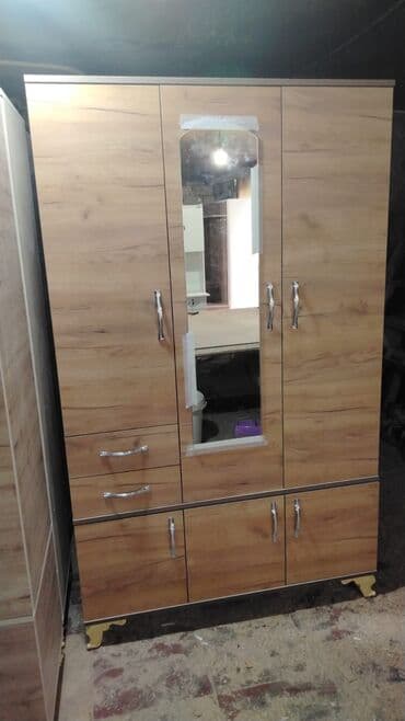 200 lə başlayan nömrələr: Yeni, Açılan, 3 qapılı Düz dolab, Qarderob, paltar dolabı — 9