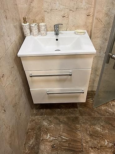 hamam ucun dolab: Vanna otağı üçün asma dolablı lavabo dəsti - Dizayn: minimalist ağ — 1