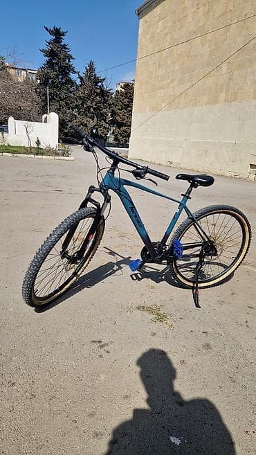 29 velosiped: Dağ/şosse hibrid velosipedi - Alüminium gövdə, aerodinamik dizayn; — 3