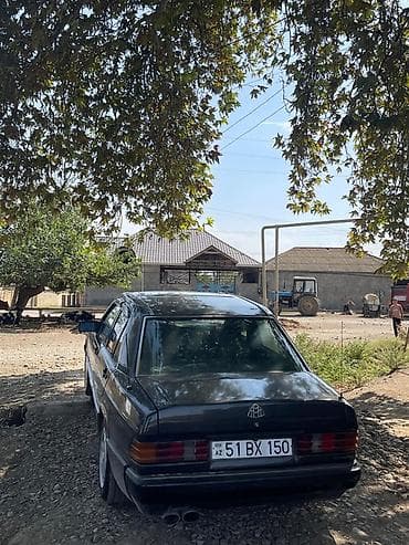turbo az islenmis avtomobiller: Mercedes-Benz 190 (W201) sedan — qara rəng, 4 qapı. Texniki və dizayn — 6