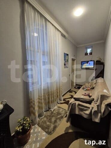 qarayevde heyet evleri: 1 otaqlı, 37 kv. m, Orta təmir — 10