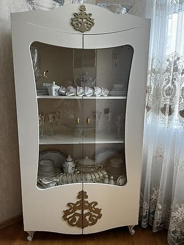 Embawood Qab Şkafı (Vitrini) – İdeal vəziyyətdə, cızıqsız! Təsvir