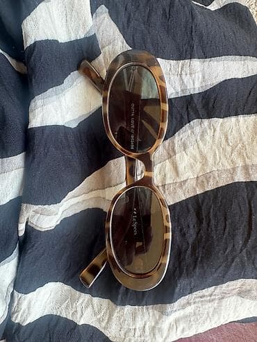 ocki: Le Specs Outta Love
120 — 3