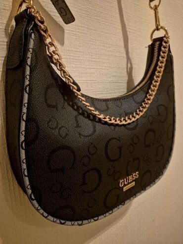 seleme pul verilir 2021: Çiyin çantası, Guess — 2
