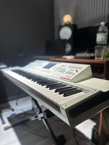 sindizator: Korg M3 Xpanded musiqi iş stansiyası/sintezator Alətdə radias data — 3